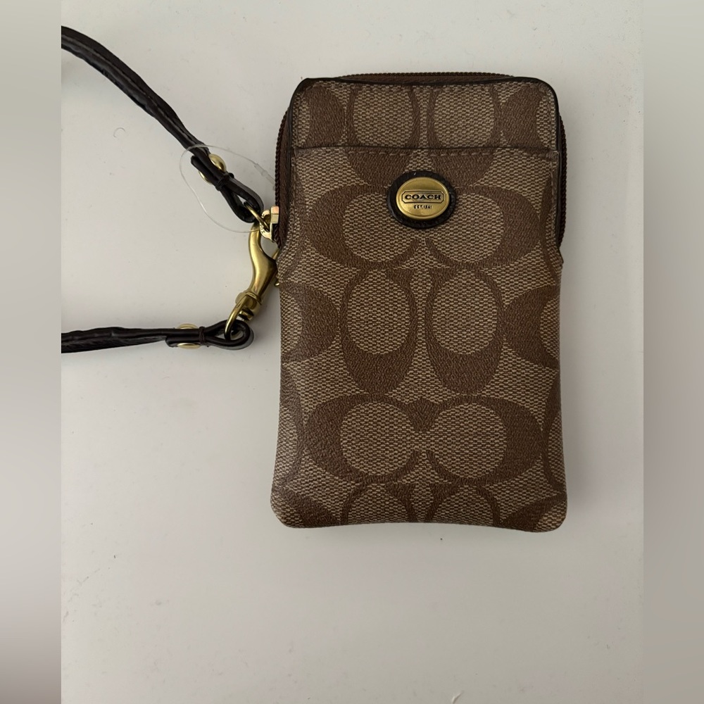 COACH small cell/credit card wristlet